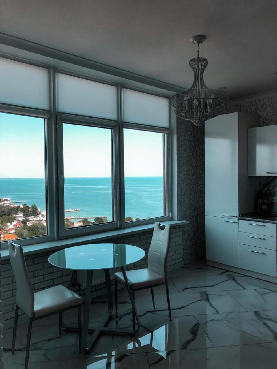 M&P Vip Appartments In Arkadia Одеса Стая снимка