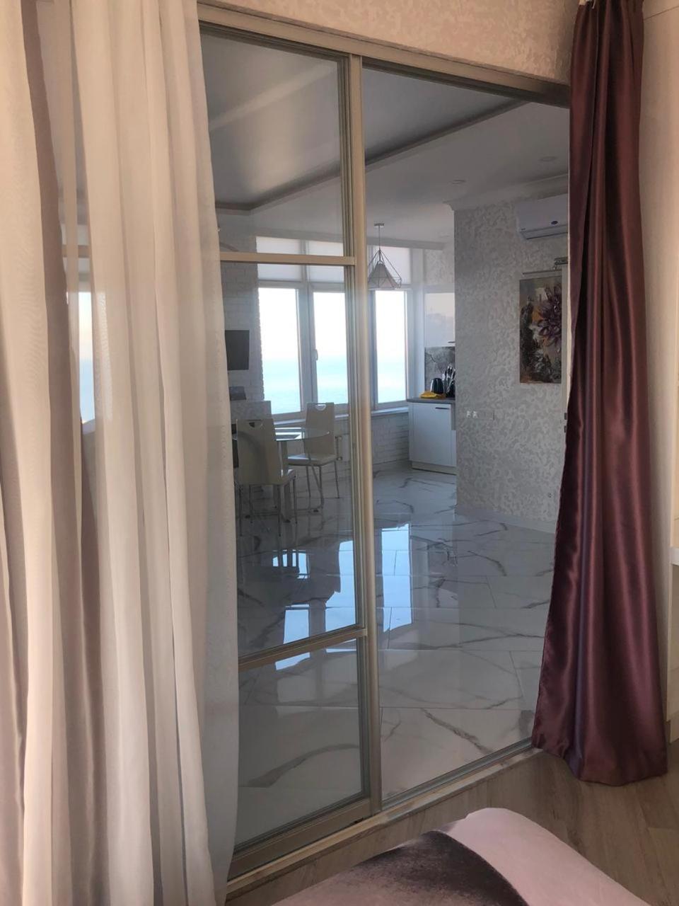 M&P Vip Appartments In Arkadia Одеса Стая снимка